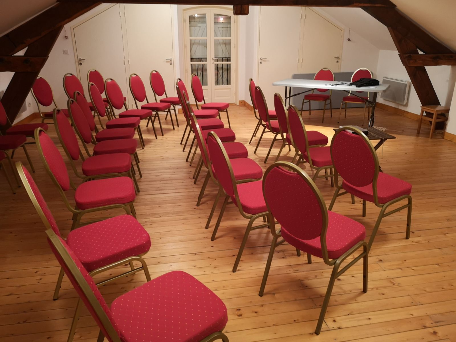 Salle de séminaire au vert Bordeaux au Chateau Tourteau Chollet pour les réunions en pleine nature